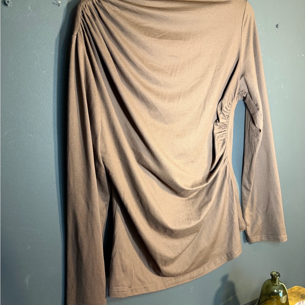 Draped women’s top. NEW - Picture 3 of 5